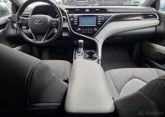 Toyota Camry 2.5-BENZÍN-AUTOMAT - 10