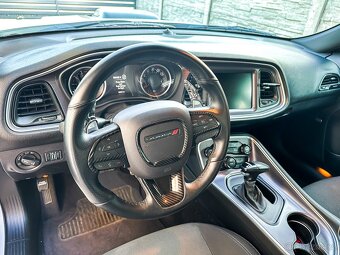 Dodge Challenger 5.7 Hemi Shaker - 10