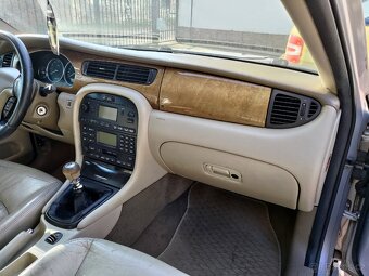 Prodám Jaguar X-type 3.0 V6 benzín, manuál 4x4 - 10