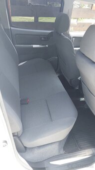 Toyota Hilux - 10