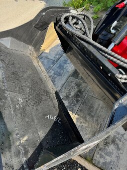 Hydraulická lopata klapačka pro čelní nakladač, žralok - 10