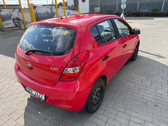 Hyundai i20 1.2i 57 kW + LPG, r. 2011, 121 666 km - 10