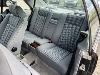 Mercedes-Benz W124 220CE 110kW TOP STAV 2.MAJITEL Manuál - 10