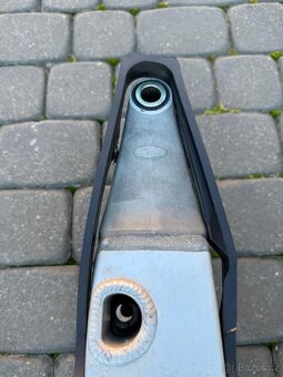 Kyvná vidlice zavěšení kyvka kolo Yamaha YZF WRF YZ - 10