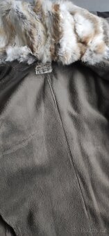 Dlouhá zimní parka s kapucí - 10