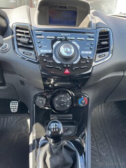 Ford fiesta - 10