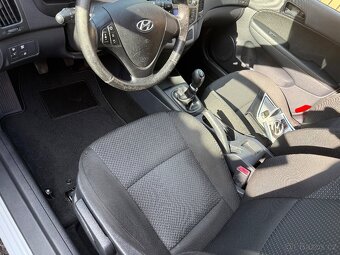 Prodám Hyundai i30 1.4i 77kw/105K - 10