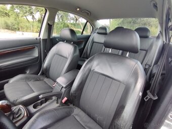 Škoda Superb, 2.8, V6, vládní vozidlo - 10