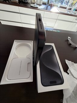 IPhone 15 pro 128GB black titanum vesmírně černý - 10