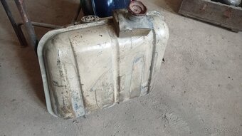 Auto veteráni součástky - 10