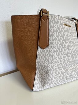 Kabelka Michael Kors Kimberly Vanilla - 10