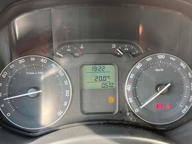 Škoda Octavia 1.6MPI, Klima, Výhřev, Senzory - 10
