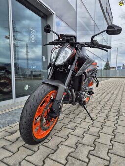 KTM 890 Duke R - 10