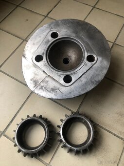 PRODÁM ORIGINÁL DÍLY MOTORU JAWA PÉRÁK 250 FJ / KOMUNISTA - 10