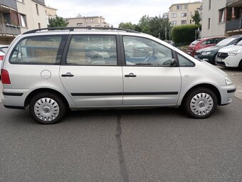 Prodám Volkswagen Sharan, r.v 2003 - 10
