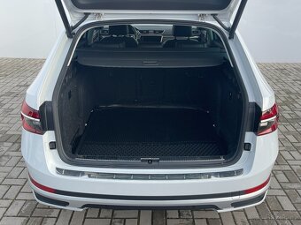 Škoda Superb Combi 2,0 TSI / 206 kW DSG 4x4 Scout - 10