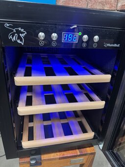 VINOTÉKA HUMIBOX US 12 DARK - 10