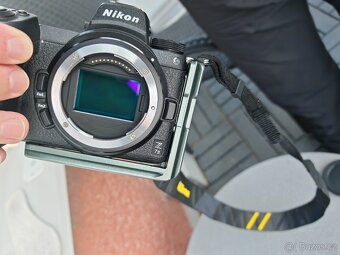 Prodej Nikon Z7 II + baterie + L destička + SD karta - 10