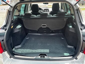 Peugeot 308 SW 1.6i 115kw, r.2010, 7mist, klima - 10