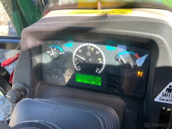 Traktor John Deere - 10