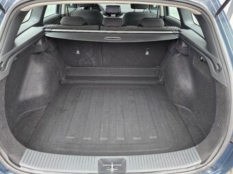 Hyundai i30 1.6CRDi 85kW TAŽNÉ 1.MAJITEL - 10