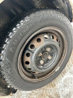 Toyota yaris 1.4. - 10