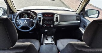 MITSUBISHI PAJERO 3.2DiD 140KW 2016  1 MAJITEL XENON 7 MÍST - 10