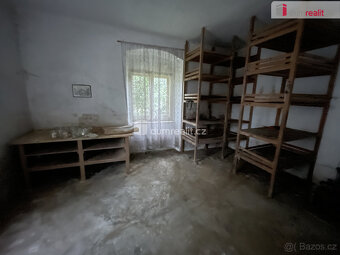 exkluzivní prodej samostatné části dvojdomu, maštale a velké - 10