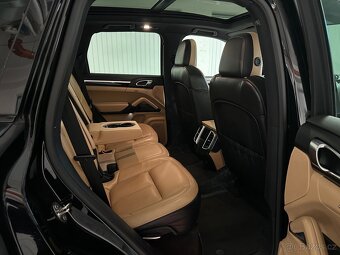 Porsche Cayenne 3.0 V6 PLATINUM EDITION 4x4 PANORAMA - 10