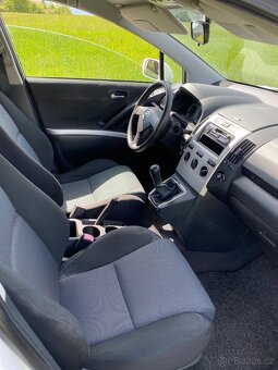Toyota Corolla Verso 2.0 D4D 85 kw rok 2004 STK 10/25 Euro3 - 10