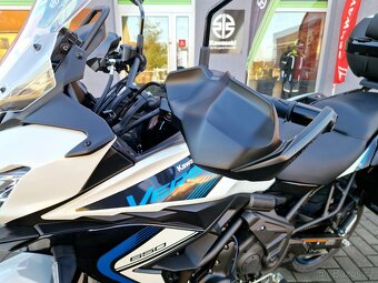 Kawasaki Versys 650 Pearl Robotic White 2025 - Nový motocykl - 10
