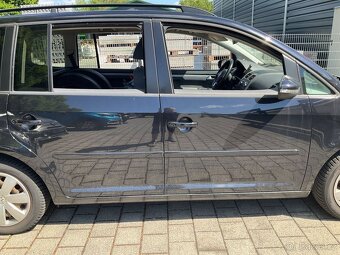 Volkswagen Touran III 2.0 Tdi 103 KW 7/2011 TAŽNÉ VYHŘ. SEDA - 10