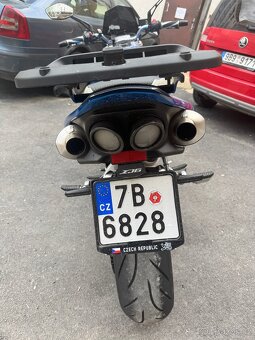 Suzuki gsr 600 - 10