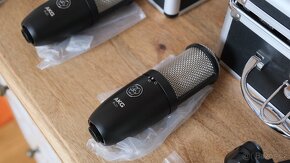 Velkomembránové kondenzátorové mikrofony AKG P420. - 10