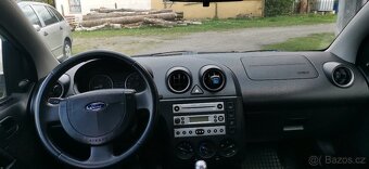 Prodám Ford fiesta 1.3 51 kW - 10