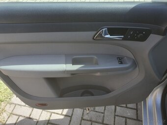 VW Caddy Life 2,0TDI 103kw 6q 7míst r.v. 2010 - 10