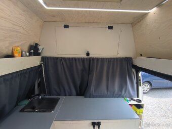 Obytná dodávka VW T6 - 10