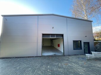 Hala včetně administrativy. - 10