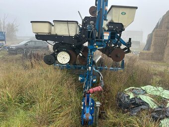 Secí stroj Kinze 3500 - 10