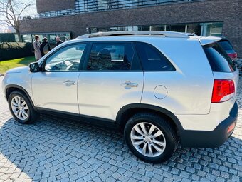Kia Sorento 2.2D 4x4 MANUÁL VÝHŘEV 1.MAJITEL PANORAMA - 10