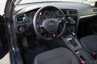 Volkswagen Golf e Šedá/ sivá - 10