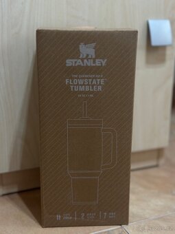 Fialová Stanley cup - 10