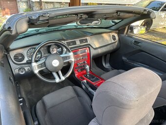 Ford Mustang cabrio 3.7i V6 227kW AT 2013 - 10
