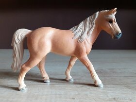 SCHLEICH Koně SBĚRATELSKÉ FIGURKY 4 - 10