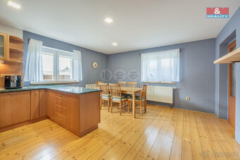 Prodej rodinného domu 6+kk, 180 m², Čečelice, ul. Hřbitovní - 10