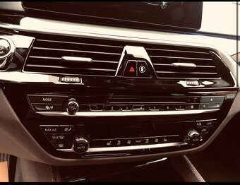 BMW 530XD LUXURY, 60 000 KM, 1. MAJITEL - 10