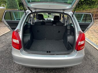 Fabia 2 kombi 1.2tsi klimatronik alu tempomat edice family - 10