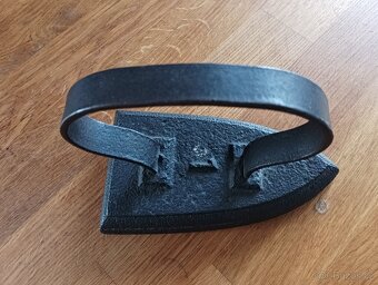 STAROŽITNÁ NAHŘÍVACÍ ŽEHLIČKA 19. STOL. FRANCIE - 10