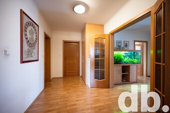 Prodej rodinné domy, 390 m2 - Karlovy Vary - Stará Role - 10