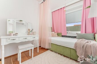 Luxusní 3+kk 139 m2 v nejvyšším patře včetně terasy 47 m2 a - 10